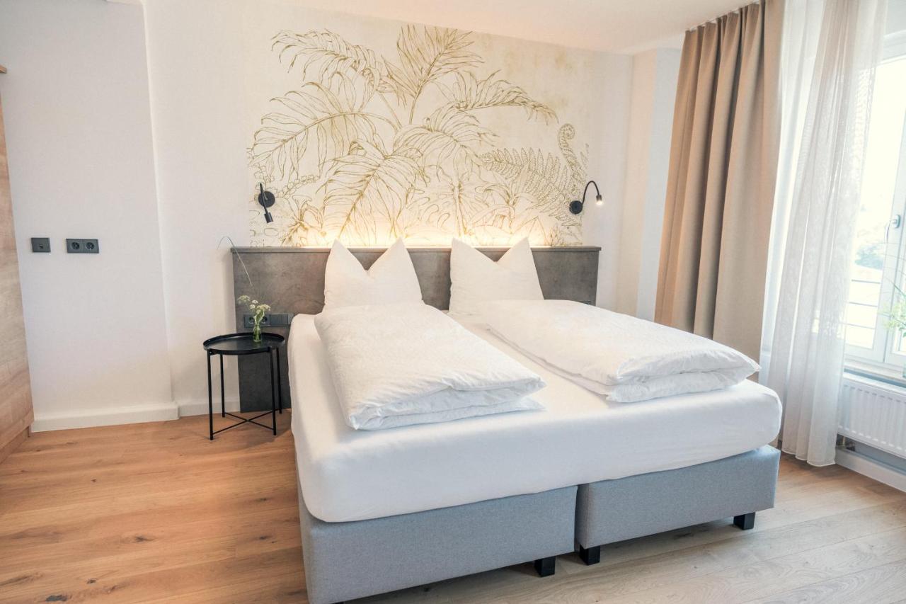 Das Hoelderlein - Altstadthotel เนือร์ทิงเงิน ภายนอก รูปภาพ