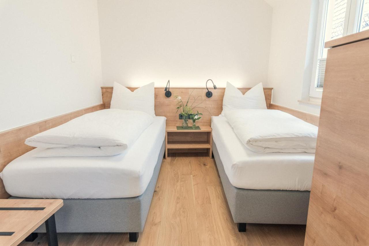Das Hoelderlein - Altstadthotel เนือร์ทิงเงิน ภายนอก รูปภาพ